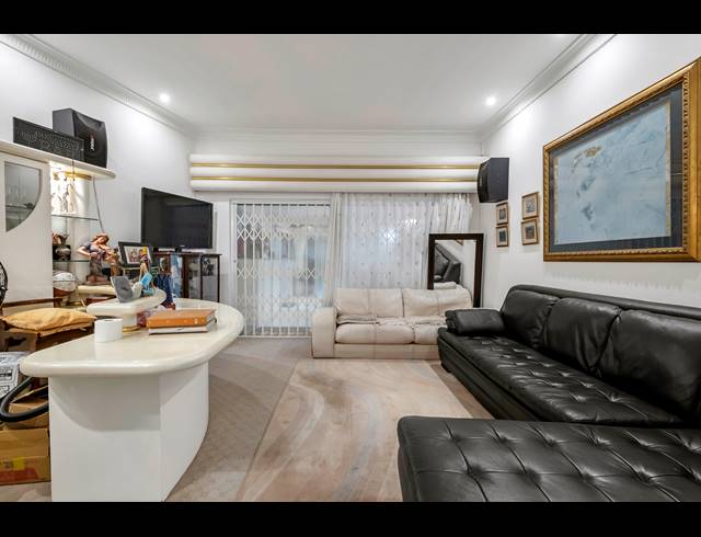 6 BEDROOM HOUSE FOR SALE IN MORNINGSIDE